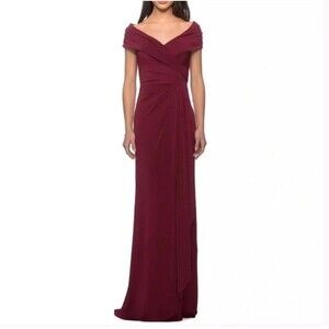 La Femme Ruched Jersey Column Gown In Wine Size 6 Wedding Cap Sleeve